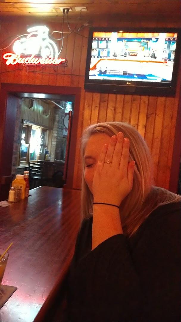 Hink's Bar & Grill